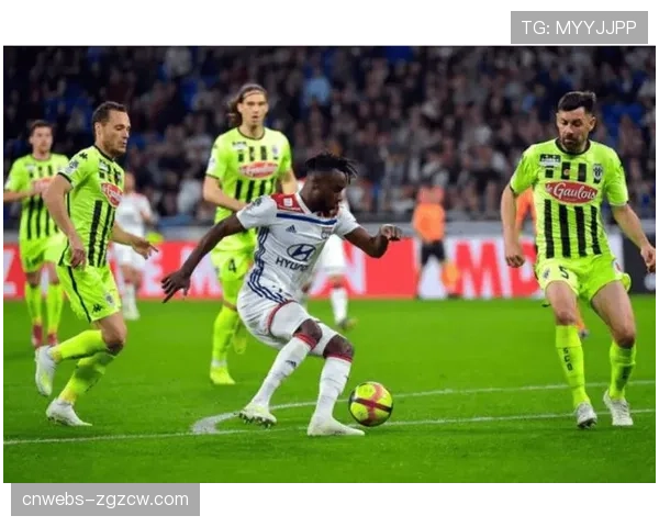 尼斯发布对阵布雷斯特赛前最后一练视频,全员状态良好 尼斯发布对阵布雷斯特赛前最后一练视频,全员状态良好